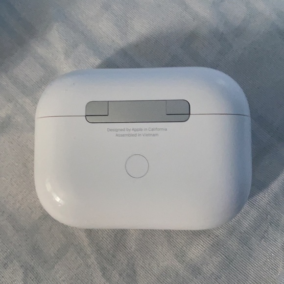 AirPod Pros - Picture 4 of 5